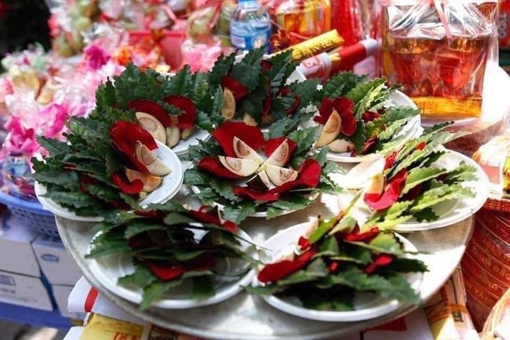 Sau khi cầu duyên thành công, bạn cần sắp xếp đến chùa Hà để làm lễ tạ ơn.
